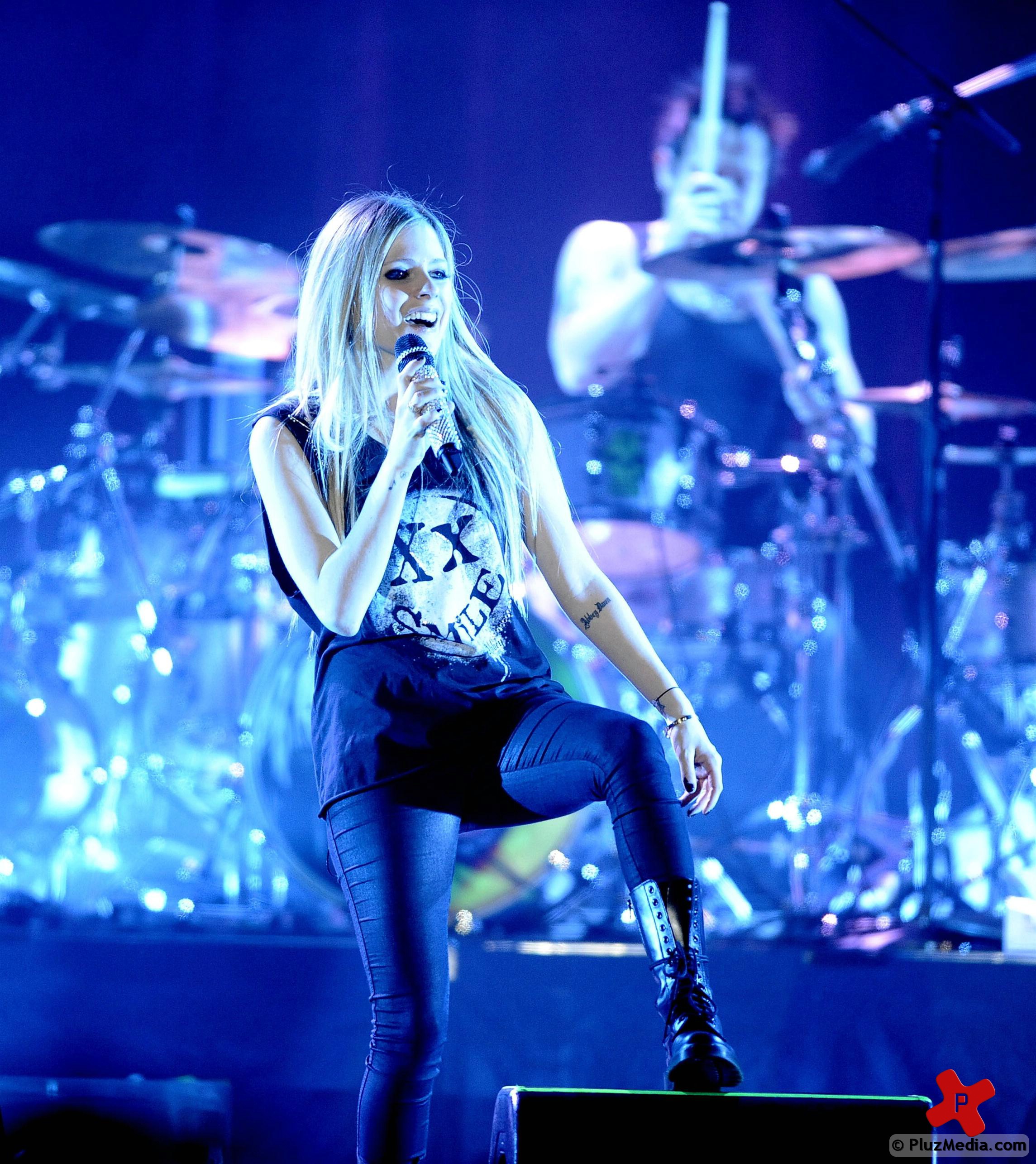 Avril Lavigne performs live during her Black Star Tour 2011 photos | Picture 75540